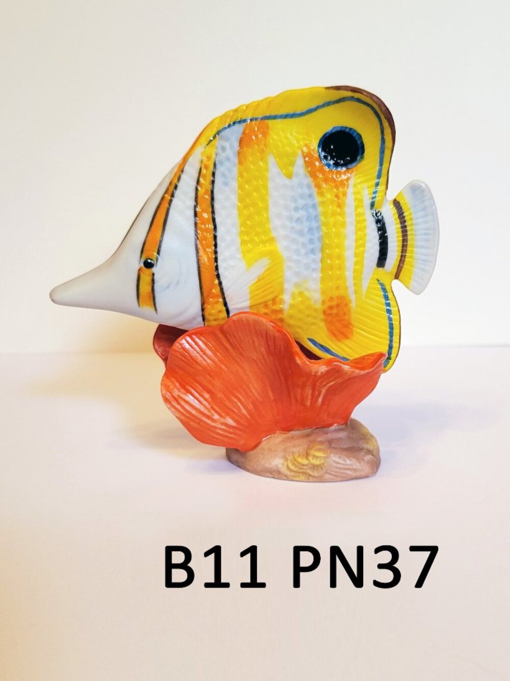 Yellow & White Fish Figurine - Franklin Mint (PN37)